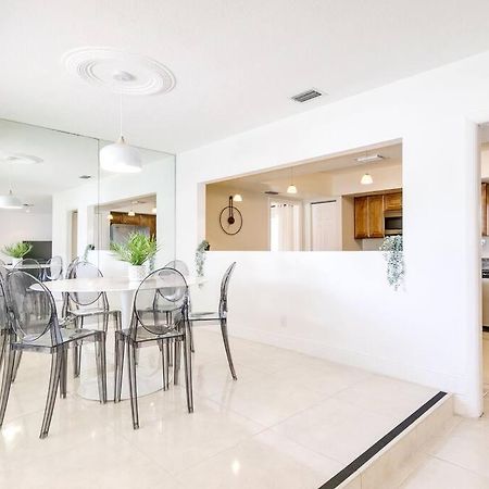 Modern Spacious 5-Bedroom Home With Pool Hollywood Eksteriør billede
